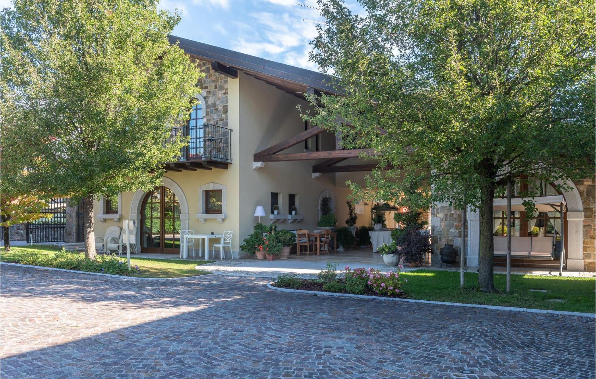 Apt, Braida Corona Экстерьер фото
